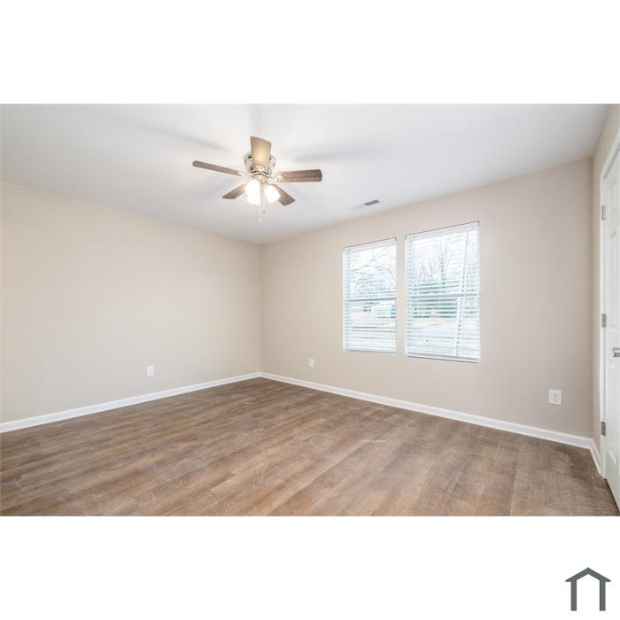 84 White St NW
